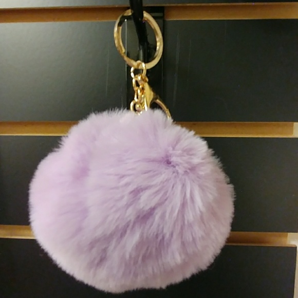 Lavender PomPom Keychain - Picture 4 of 5